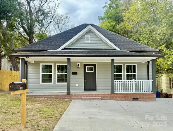 $299,900 | 106 North Market Street, Lancaster, SC 29720