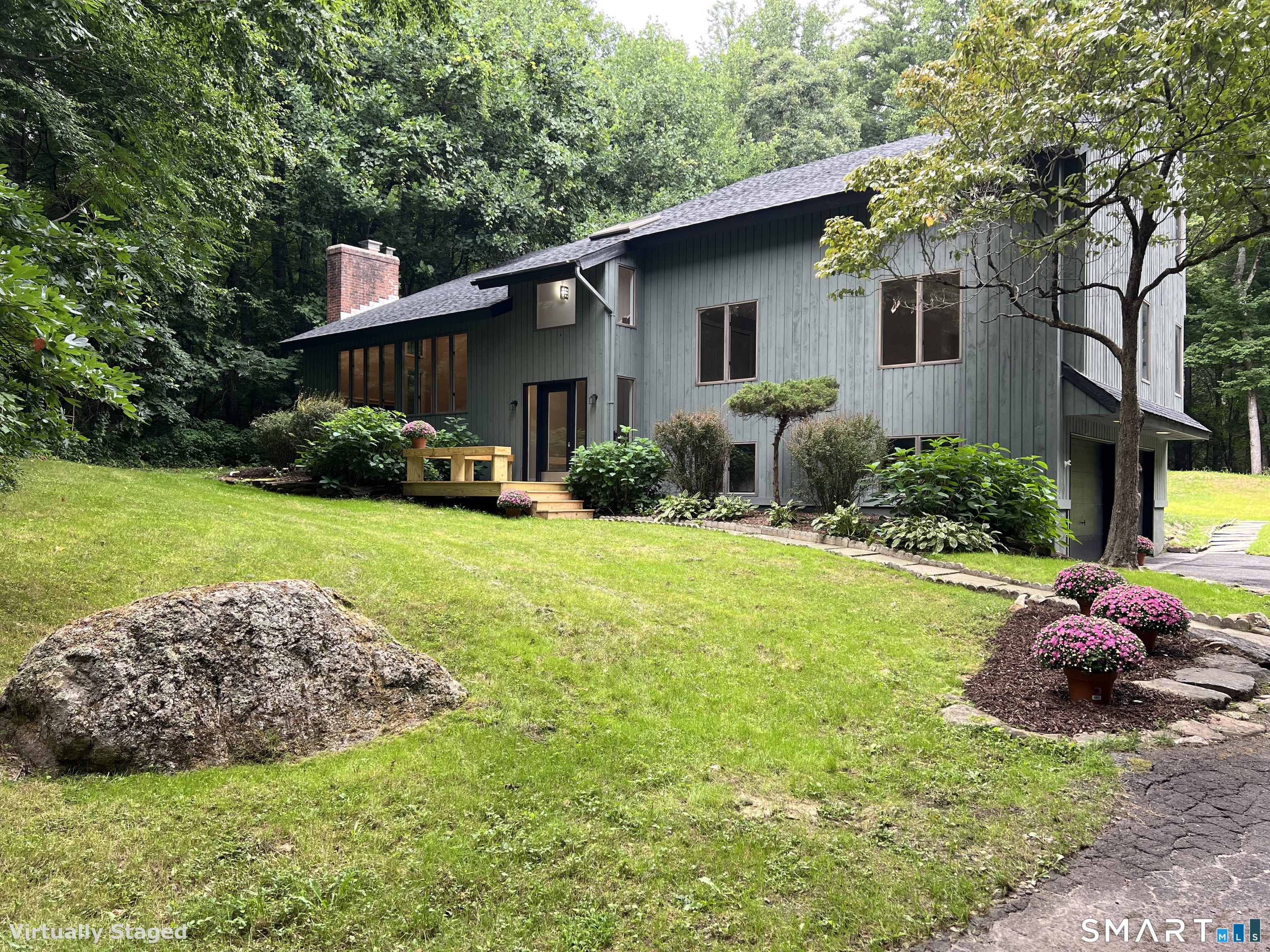 30 North Canton Road Simsbury, CT 06092 - Photo 1 of 40 Gallery Image 1