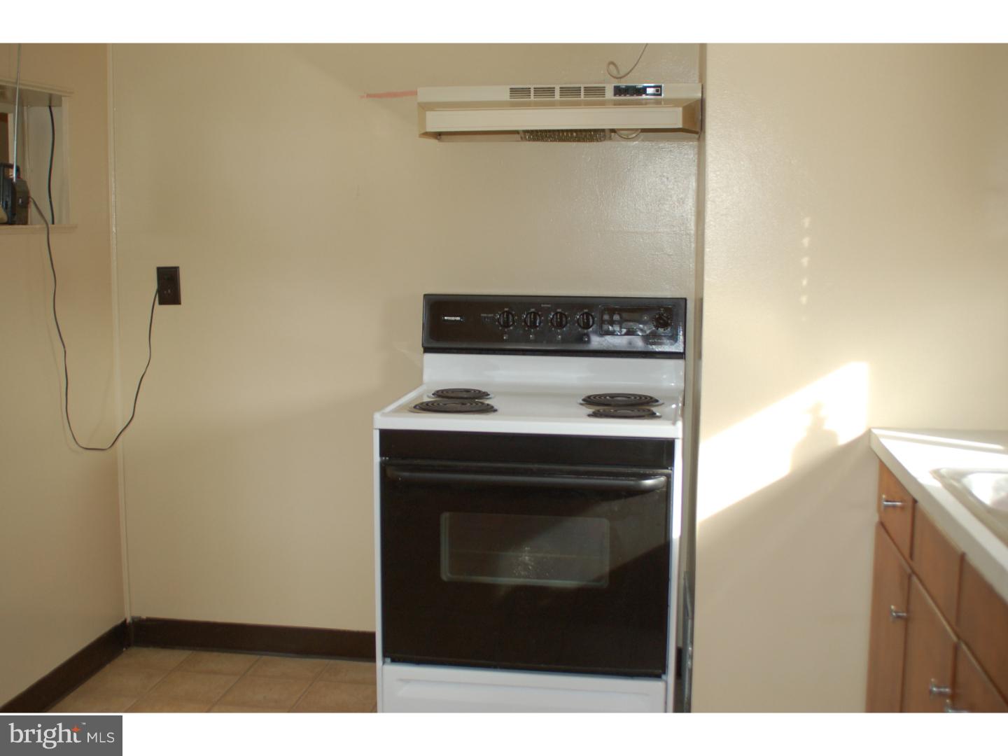 146 Harvard Road Pennsville, NJ 08070 - Photo 5 of 12 Kitchen