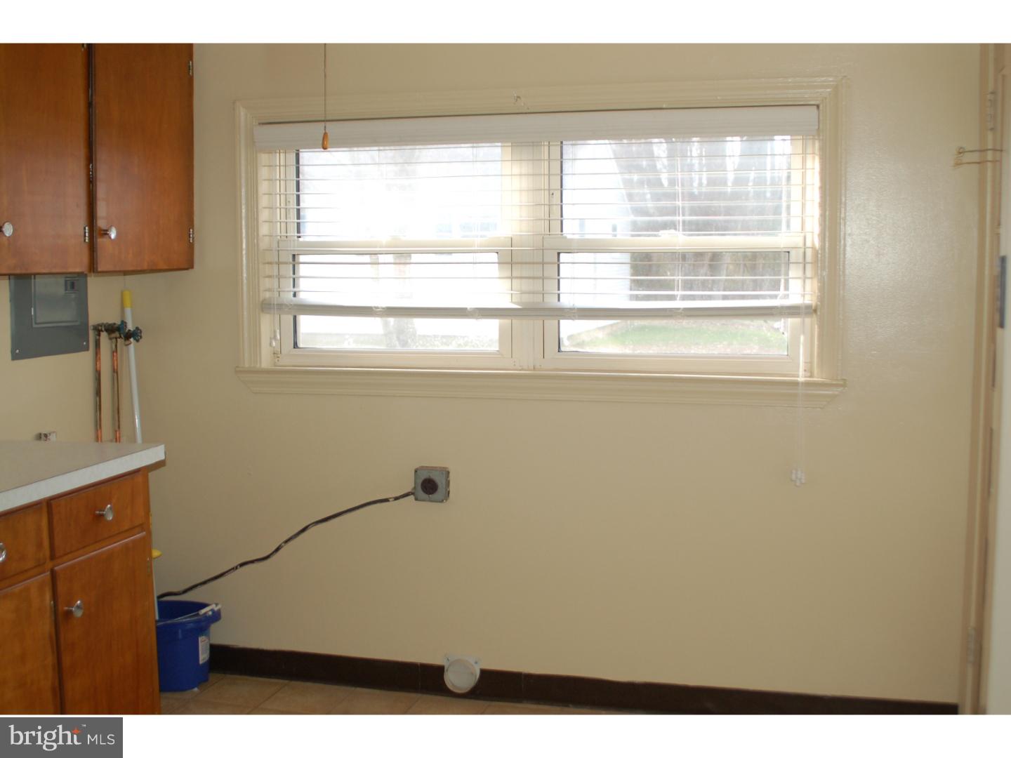 146 Harvard Road Pennsville, NJ 08070 - Photo 6 of 12 Kitchen