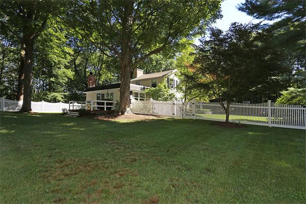 713 Boston Post Road Weston, MA 02493 - Photo 17 of 21