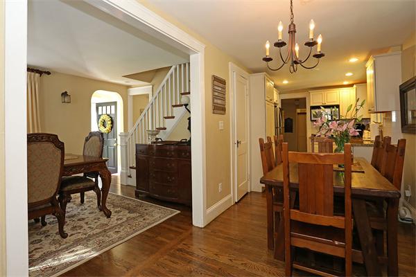 713 Boston Post Road Weston, MA 02493 - Photo 5 of 21