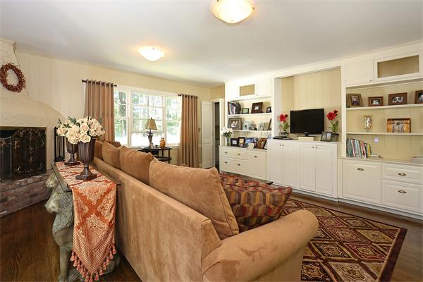 713 Boston Post Road Weston, MA 02493 - Photo 8 of 21