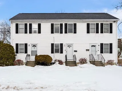 $309,000 | 35 Colonel Bell Drive, Unit 35, Brockton, MA 02301