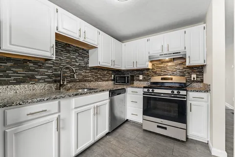 $309,000 | 35 Colonel Bell Drive, Unit 35, Brockton, MA 02301