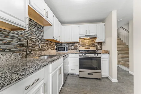 $309,000 | 35 Colonel Bell Drive, Unit 35, Brockton, MA 02301