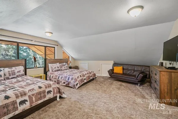 $679,000 | 17 Stony Brook Lane, Garden Valley, ID 83622