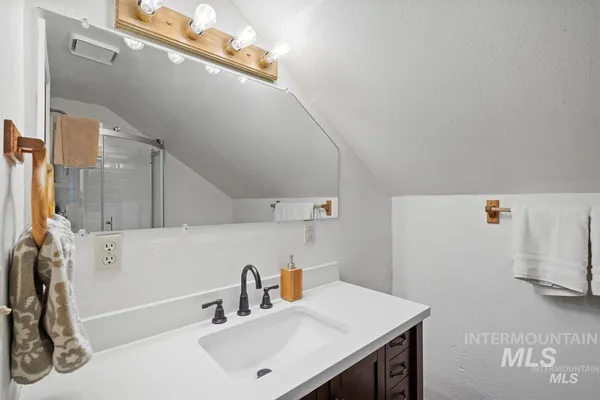 $679,000 | 17 Stony Brook Lane, Garden Valley, ID 83622