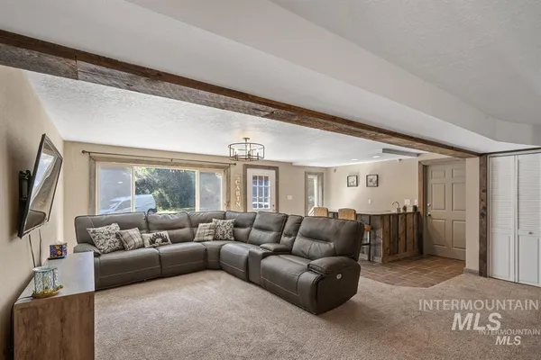 $679,000 | 17 Stony Brook Lane, Garden Valley, ID 83622