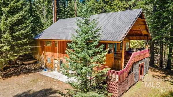 $679,000 | 17 Stony Brook Lane, Garden Valley, ID 83622