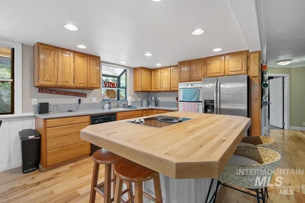 $679,000 | 17 Stony Brook Lane, Garden Valley, ID 83622