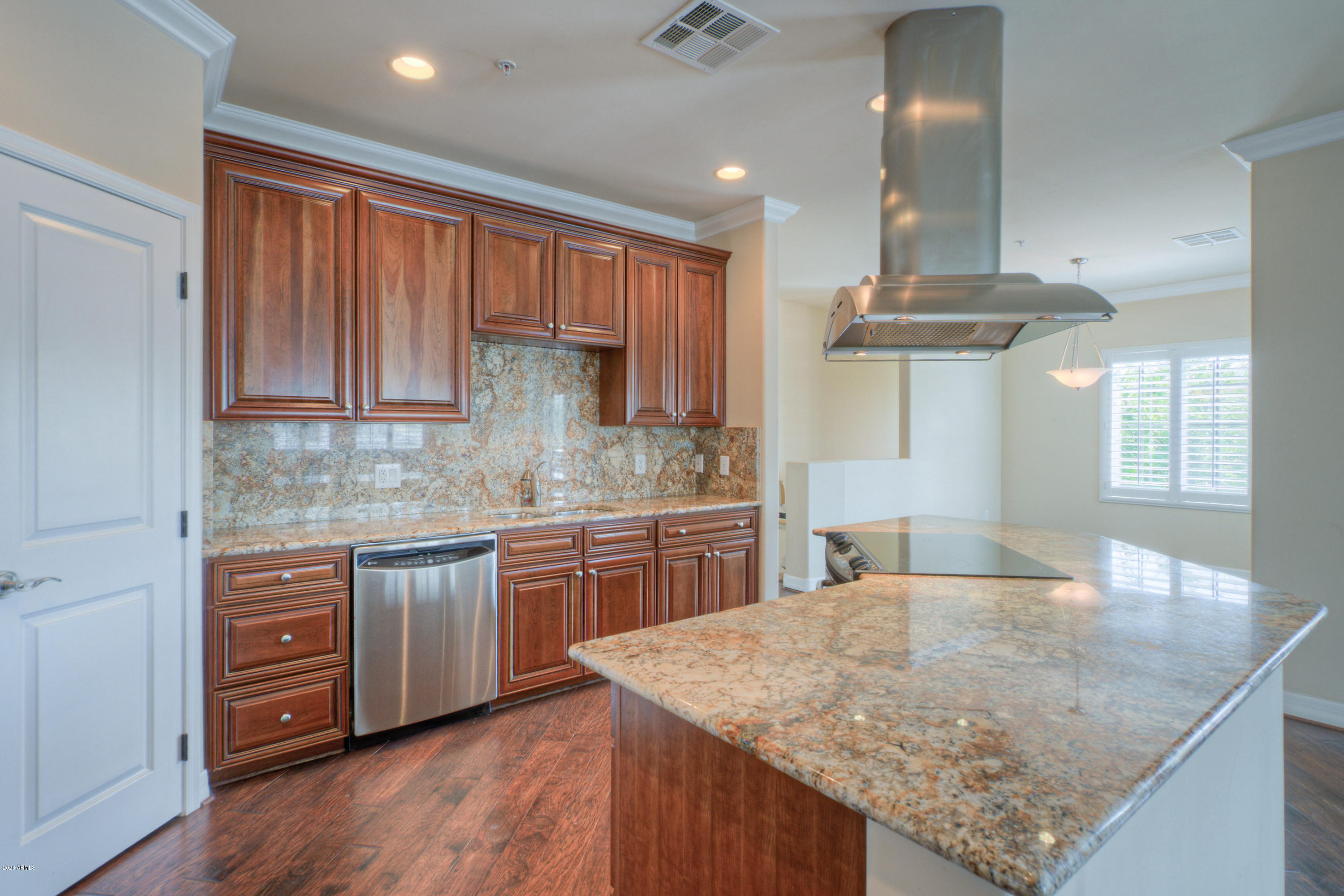10757 North 74th Street, Unit 2004 Scottsdale, AZ 85260 - Photo 10 of 27 Kitchen