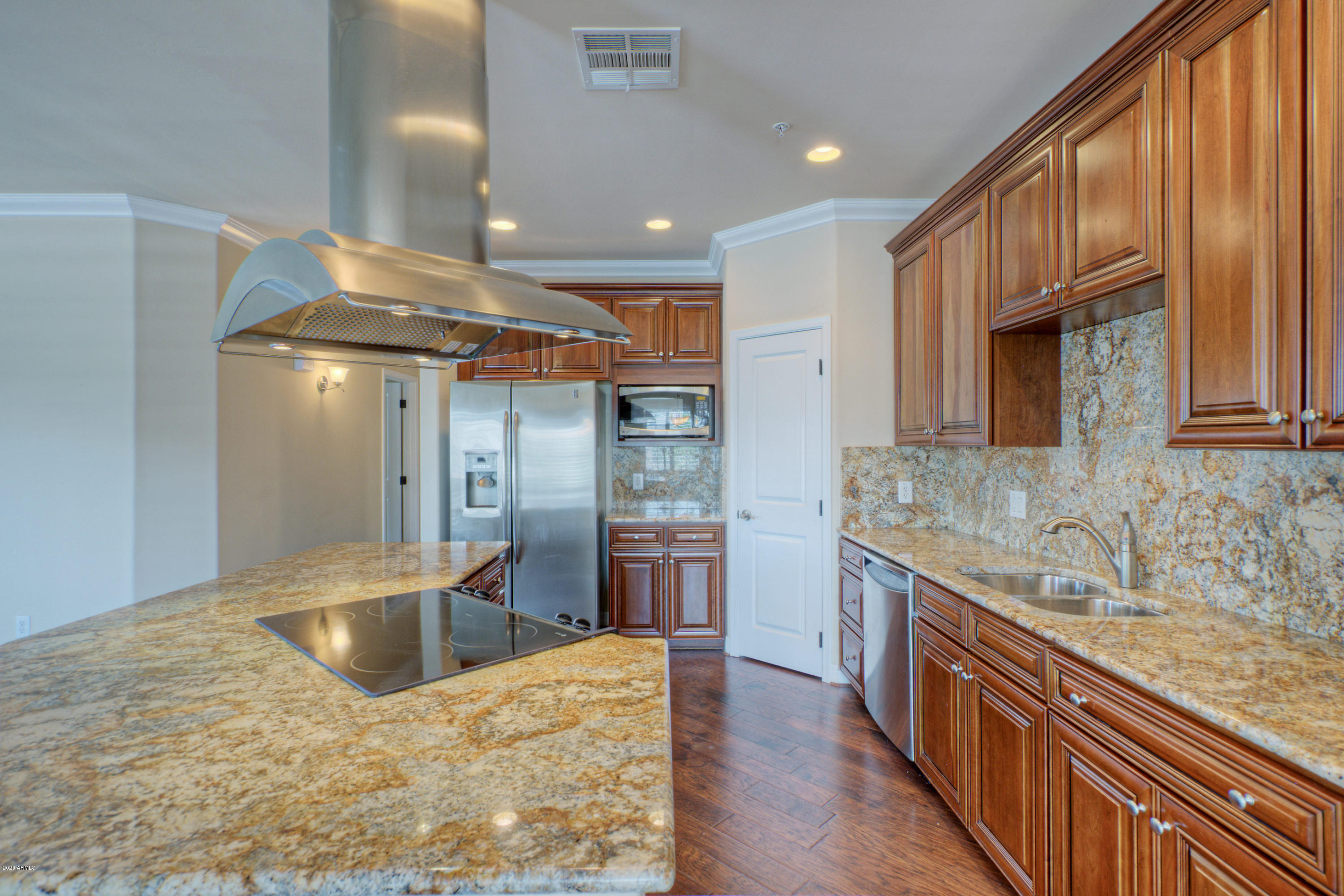 10757 North 74th Street, Unit 2004 Scottsdale, AZ 85260 - Photo 12 of 27 Kitchen