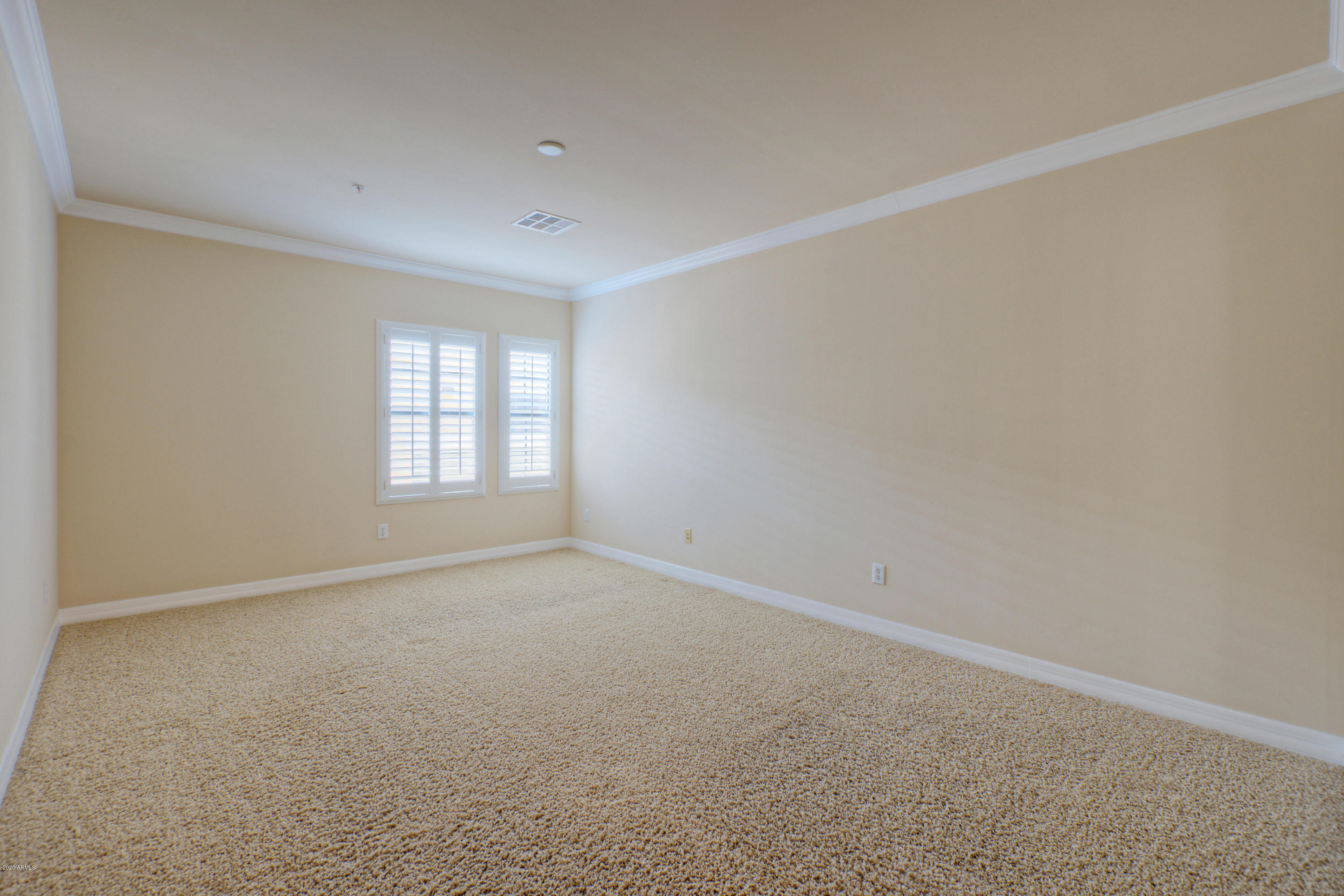 10757 North 74th Street, Unit 2004 Scottsdale, AZ 85260 - Photo 16 of 27 Master bedroom