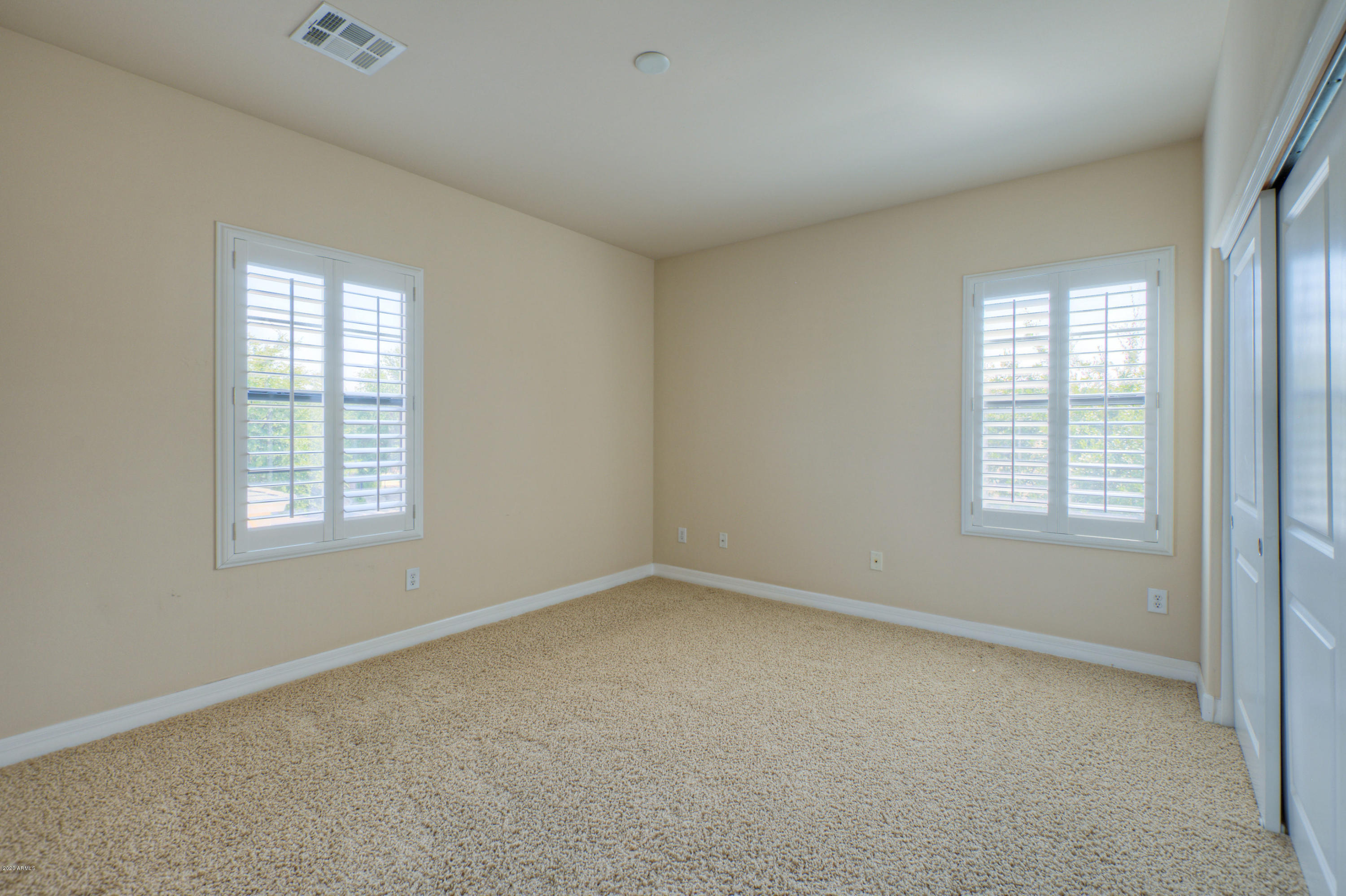 10757 North 74th Street, Unit 2004 Scottsdale, AZ 85260 - Photo 21 of 27 Guest Bedroom 1