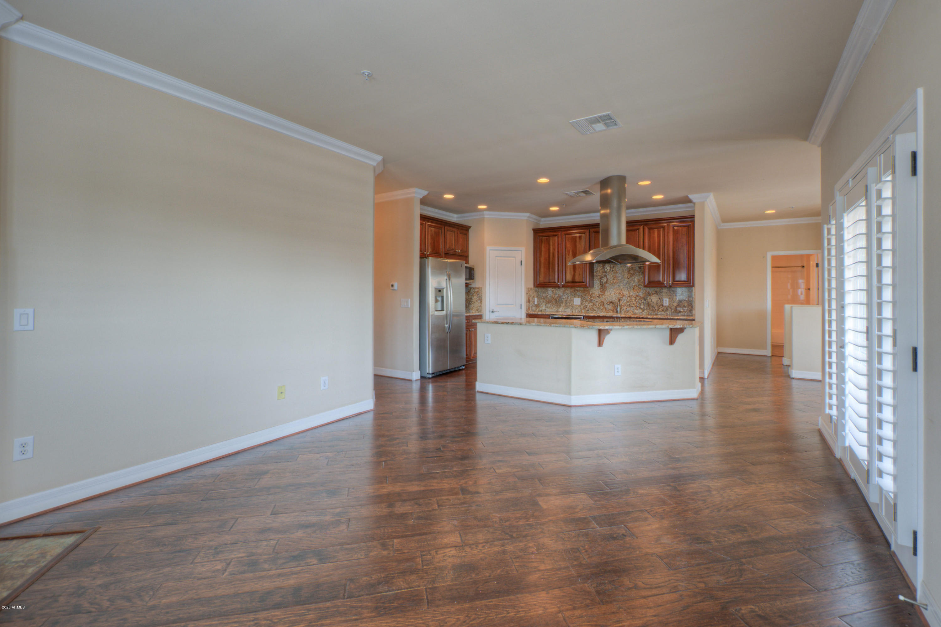 10757 North 74th Street, Unit 2004 Scottsdale, AZ 85260 - Photo 3 of 27 Living Room
