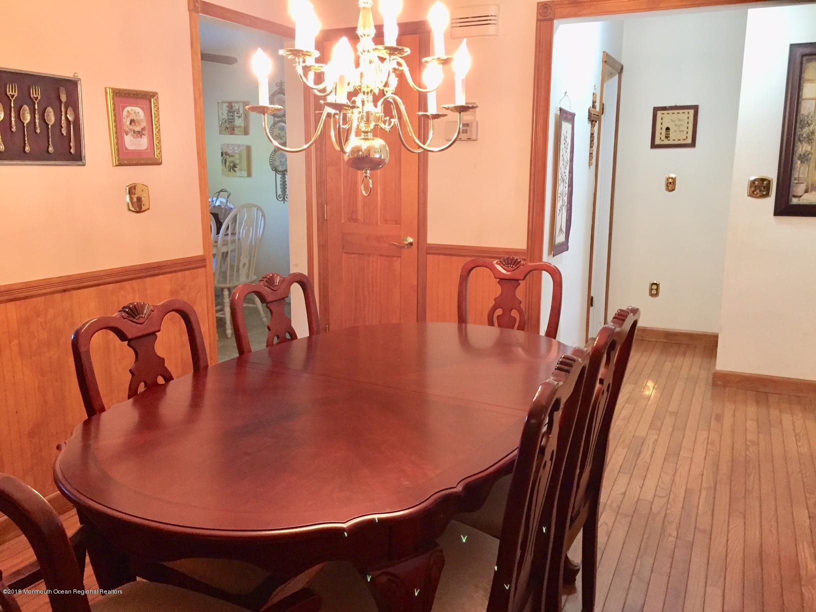 442 Middlewood Road Middletown, NJ 07748 - Photo 5 of 14 IMG_4460