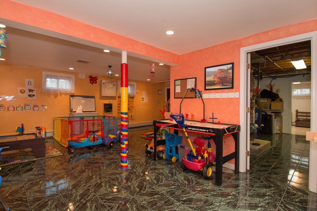 18 Michael Road Randolph, MA 02368 - Photo 17 of 30 Gallery Image 17