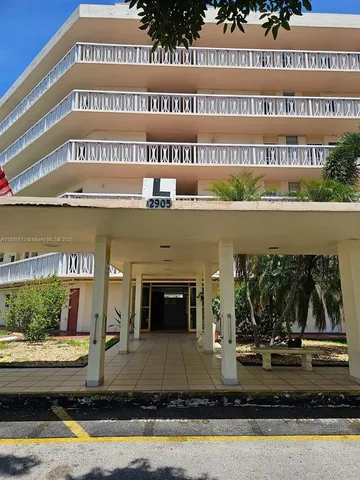 $2,000 | 2905 Point E Drive, Unit L504, Aventura, FL 33160