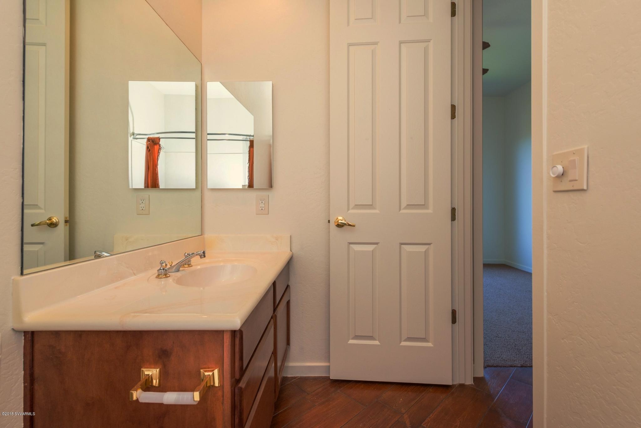 180 Ridge Rock Road Sedona, AZ 86351 - Photo 16 of 24 0019 3rd Full Bathroom (2)