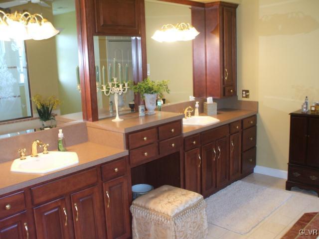 1432 Stark Road Bethlehem, PA 18017 - Photo 15 of 32 Gallery Image 15