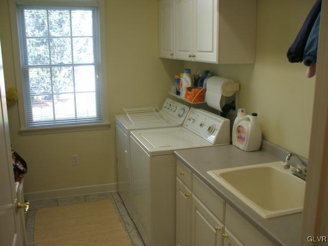 1432 Stark Road Bethlehem, PA 18017 - Photo 9 of 32 Gallery Image 9