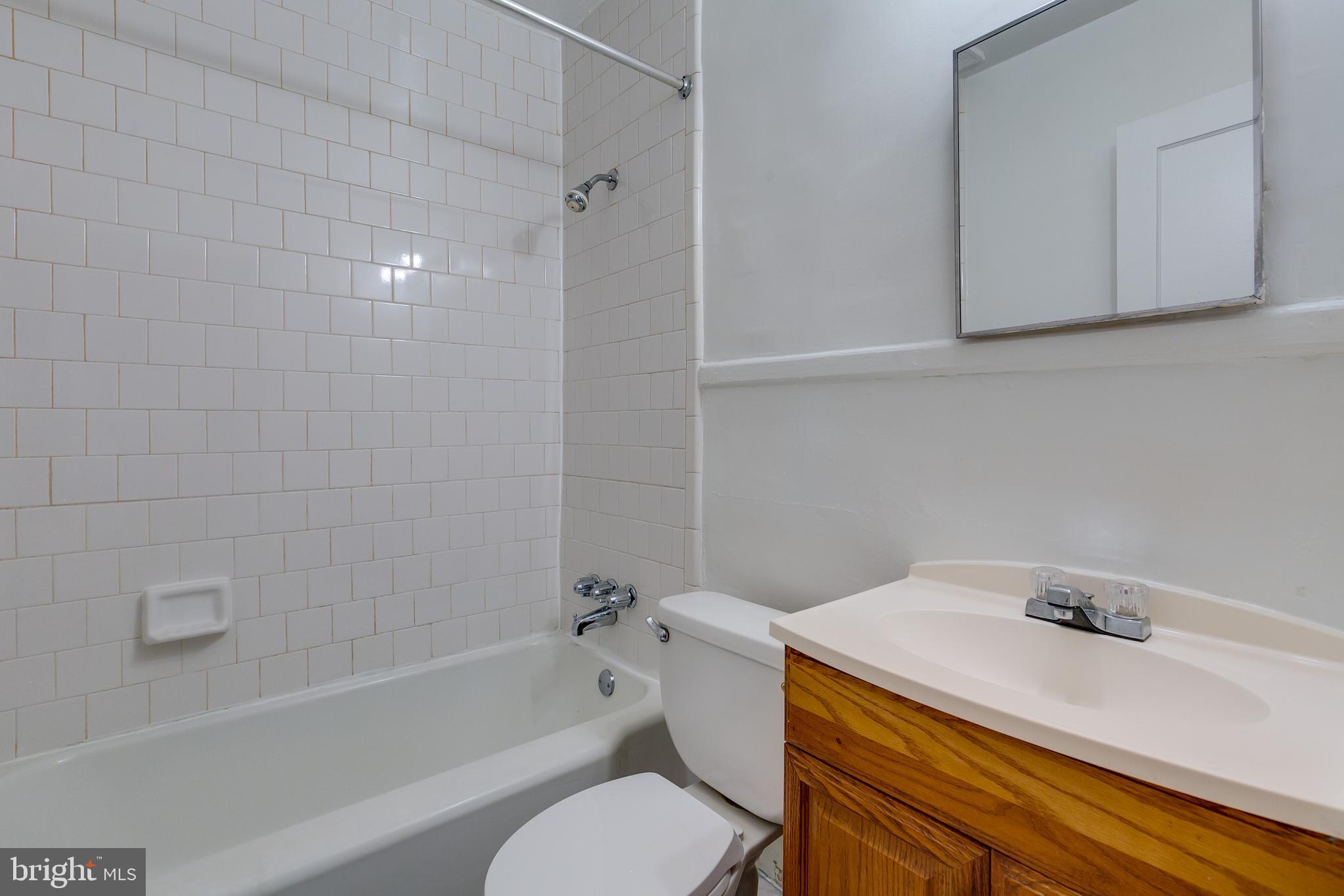 81 Q Street Southwest Washington, DC 20024 - Photo 6 of 35 Unit I BathRoom