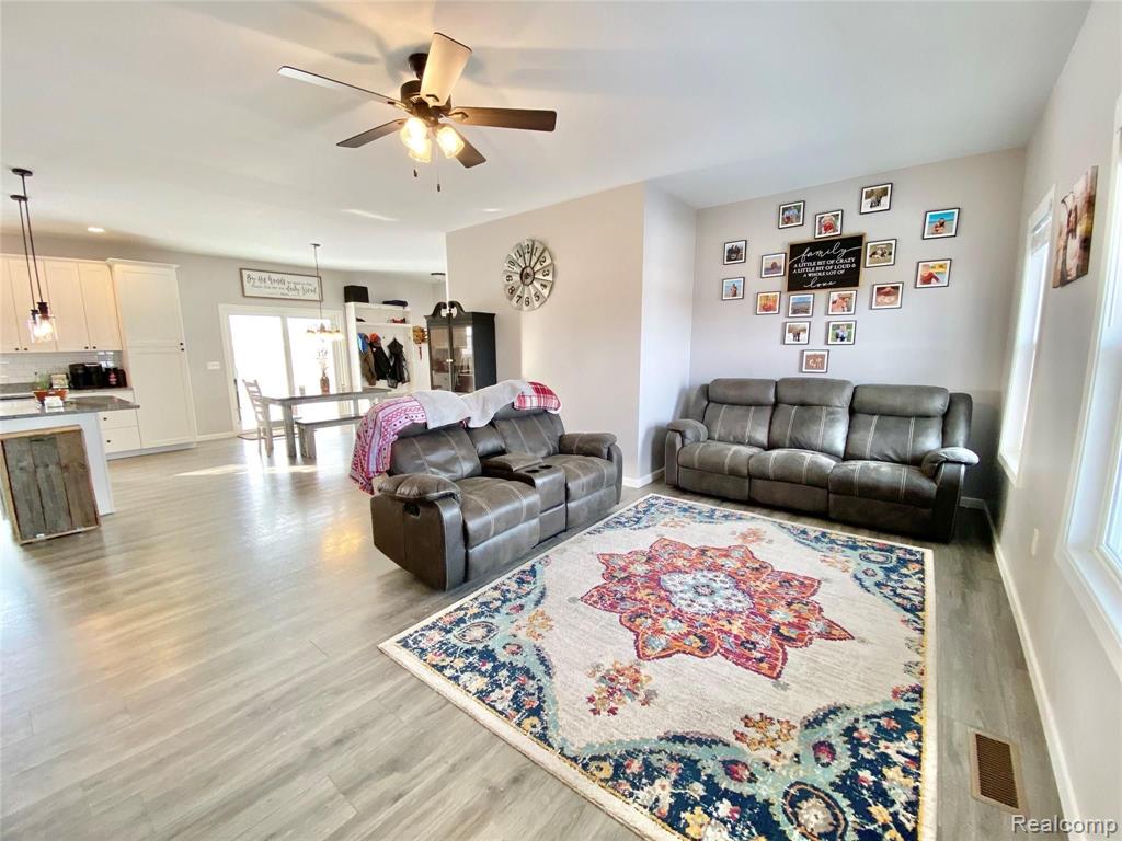 3963 Kilgore Road Avoca, MI 48006 - Photo 8 of 42