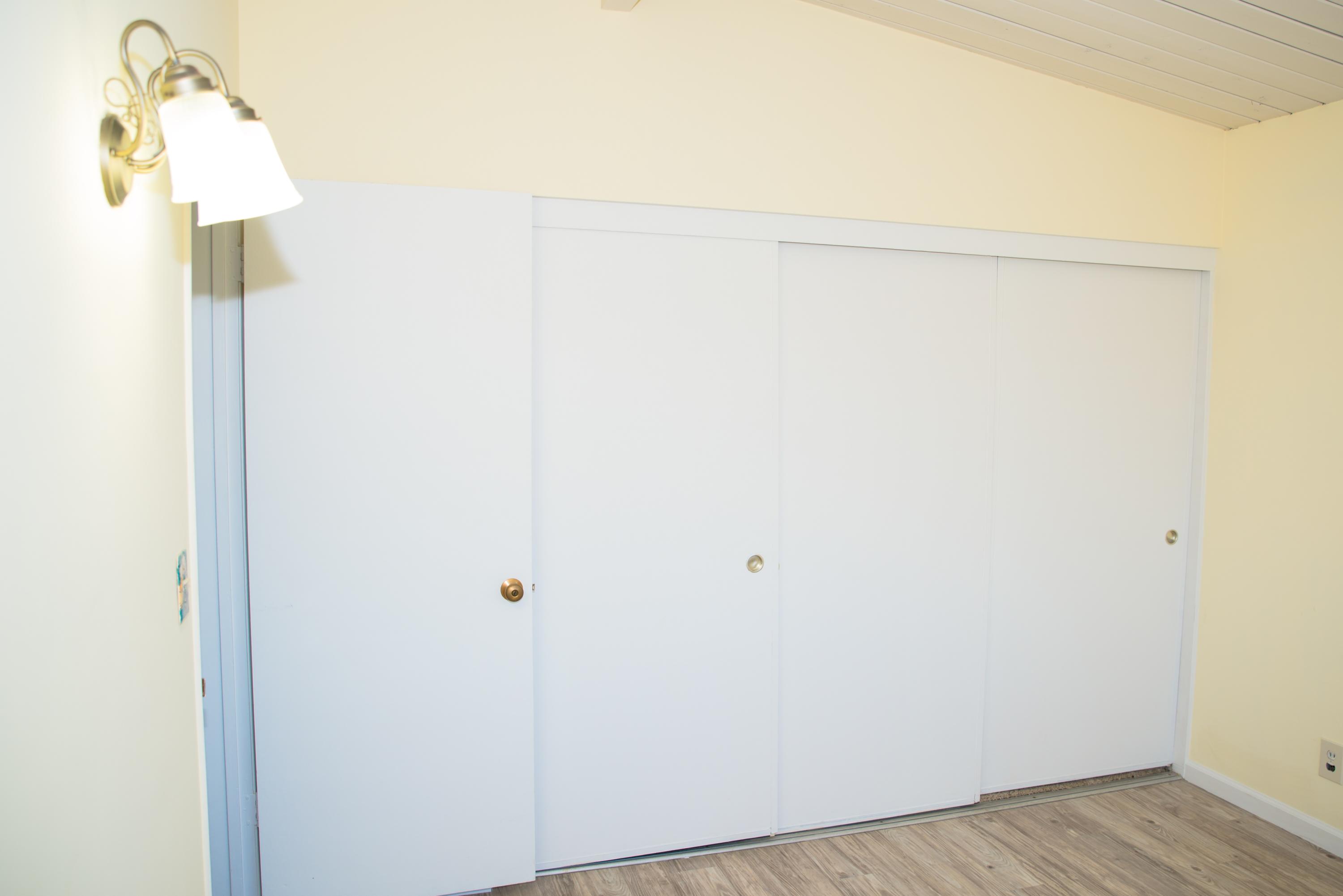 4950 Sandyland Road, Unit 220 Carpinteria, CA 93013 - Photo 15 of 20 a bathroom with a shower