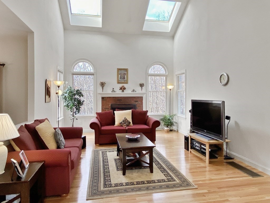 9 Greenwood Road Hopkinton, MA 01748 - Photo 5 of 22 Gallery Image 5