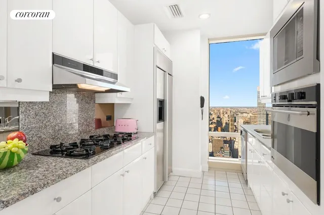 $3,100,000 | 845 United Nations Plaza, Unit 64E | Midtown East