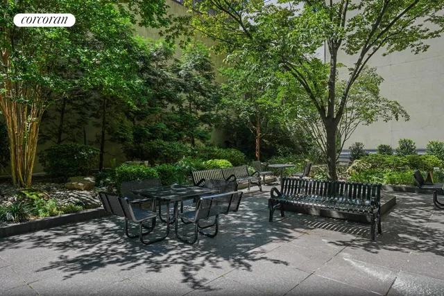 $3,100,000 | 845 United Nations Plaza, Unit 64E | Midtown East