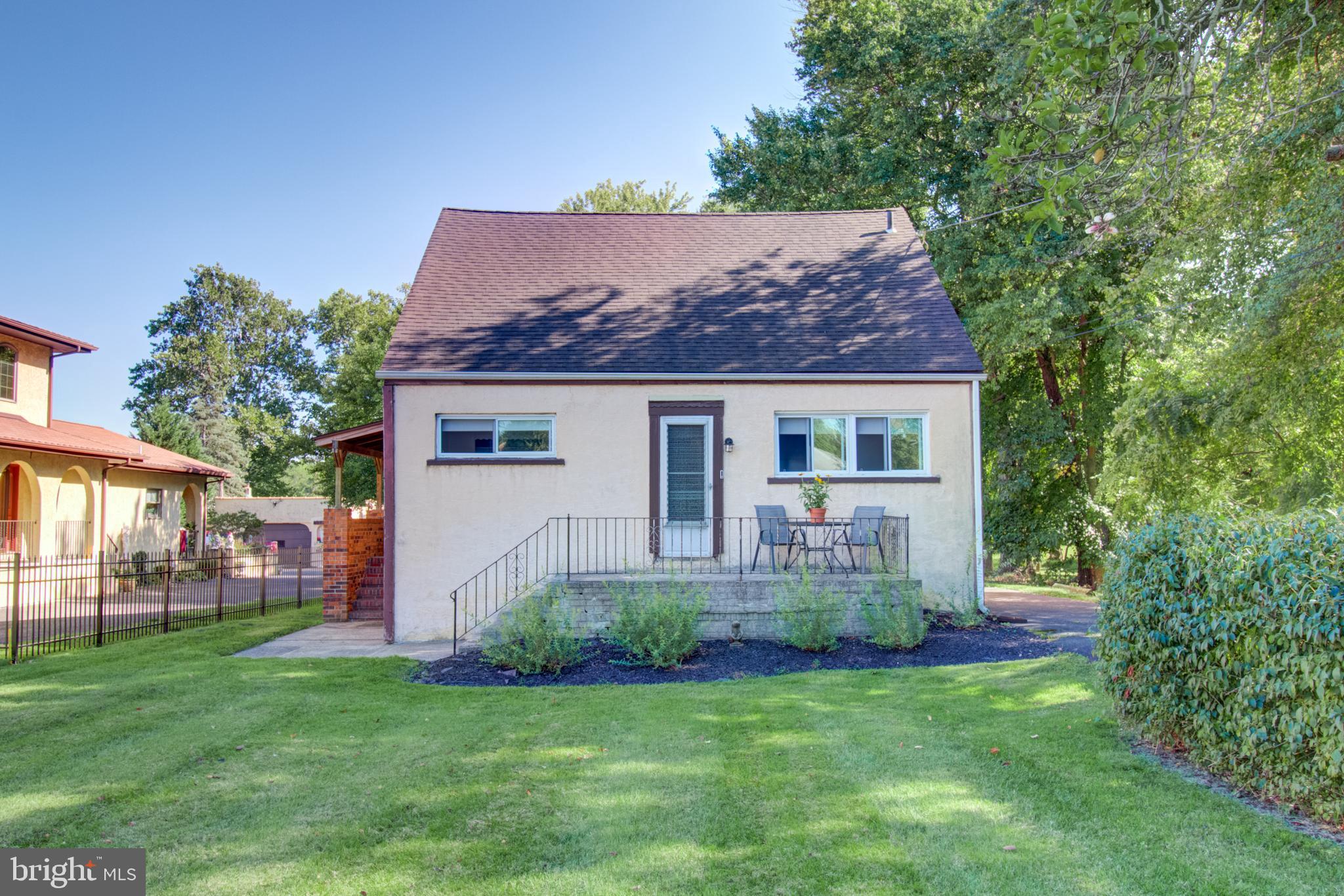 869 Edinburg Road Hamilton, NJ 08690 - Photo 2 of 25