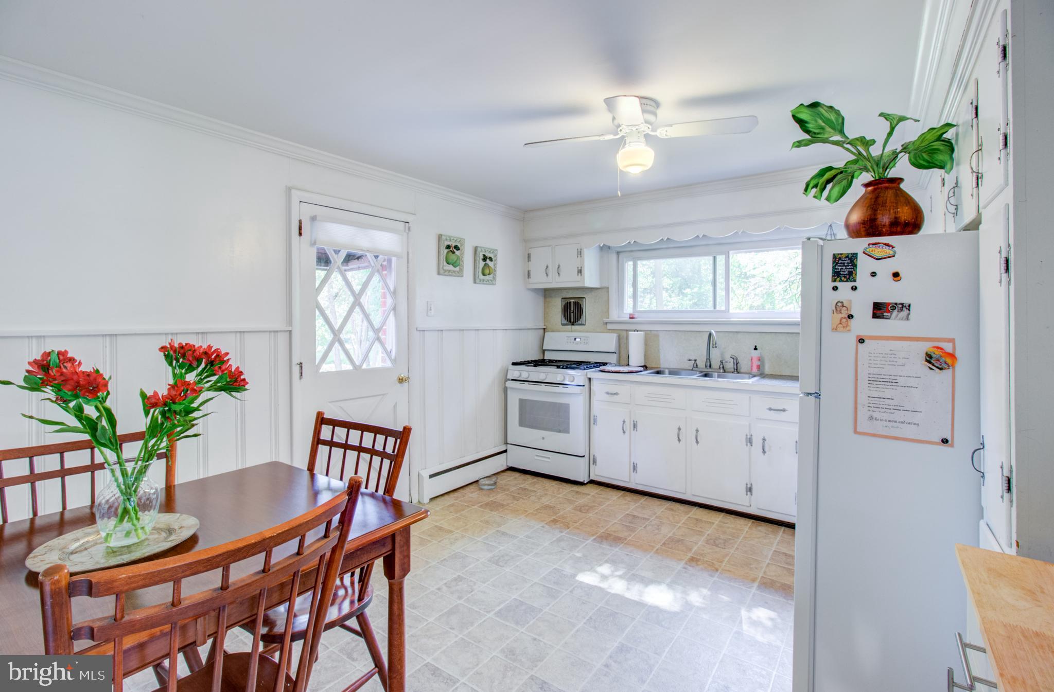 869 Edinburg Road Hamilton, NJ 08690 - Photo 6 of 25