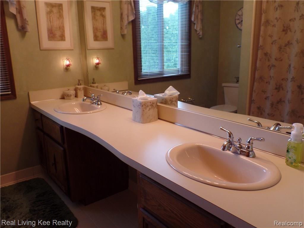 1810 Snowden Circle Rochester Hills, MI 48306 - Photo 37 of 46