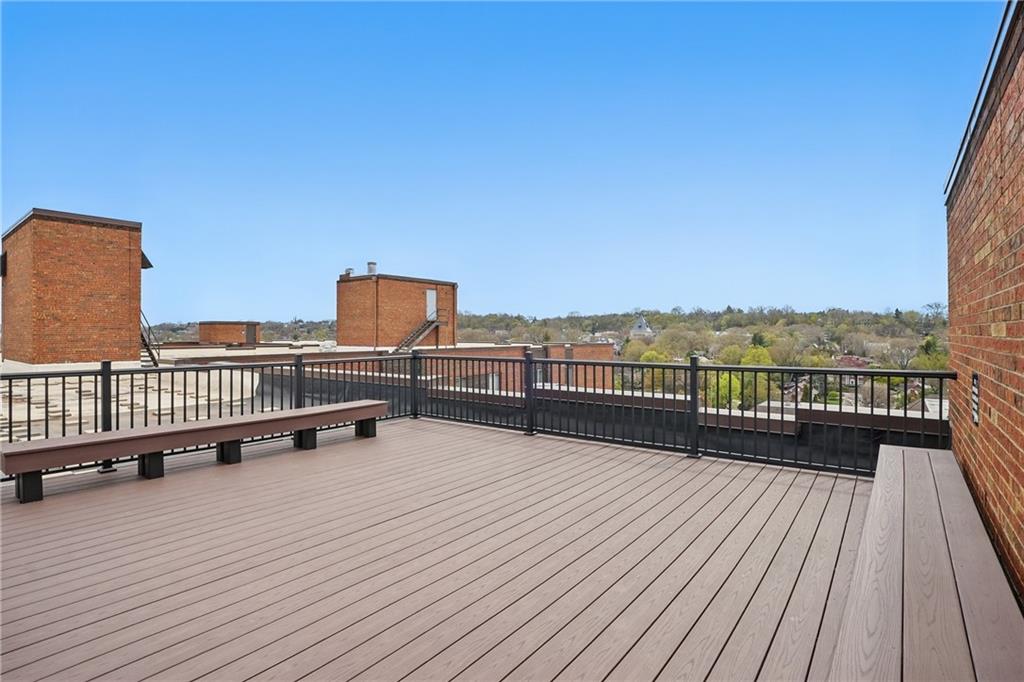 5 Bayard Road, Unit 400 Pittsburgh, PA 15213 - Photo 27 of 33 Another hidden gem in the building to enjoy- the rooftop.