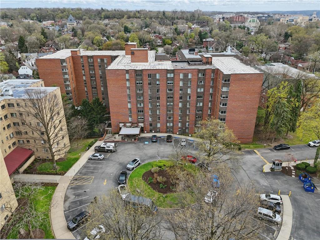 5 Bayard Road, Unit 400 Pittsburgh, PA 15213 - Photo 32 of 33 Amberson Towers is steps away from Pittsburgh's campuses and the vibrant amenities of Shadyside.