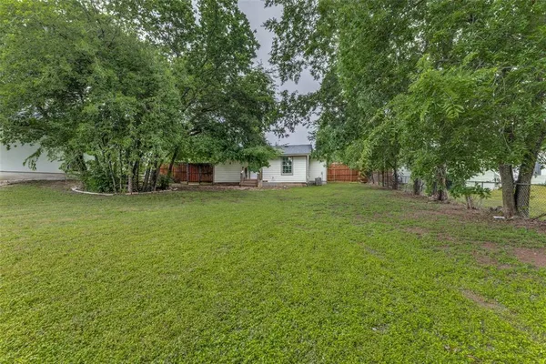 $2,150 | 3112 Olive Place, Fort Worth, TX 76116