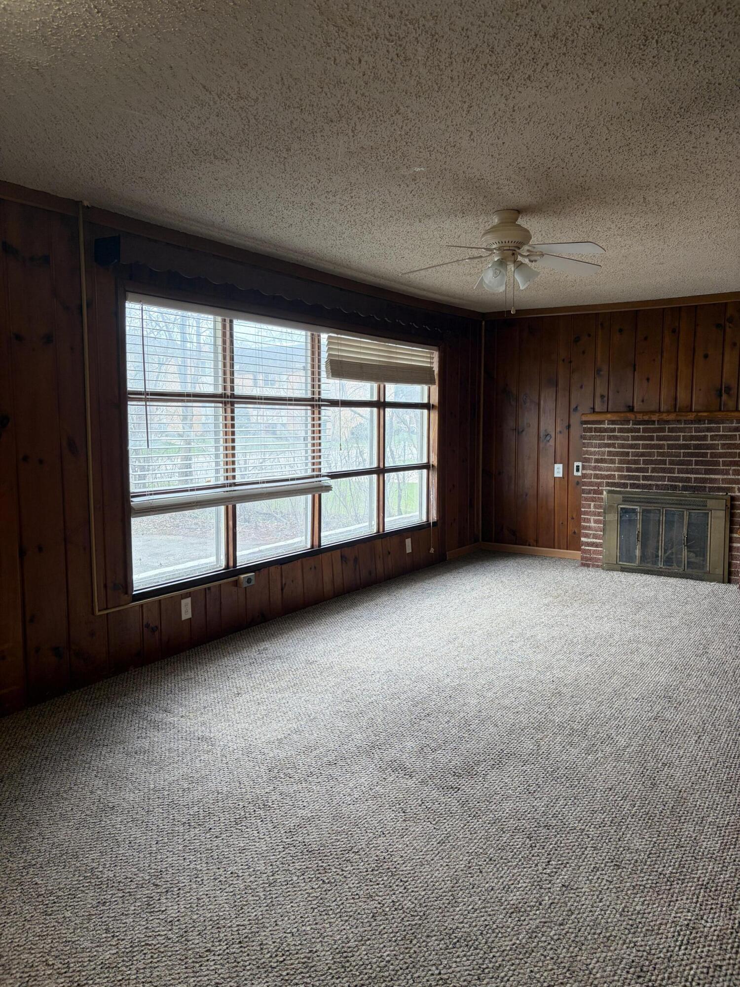 2866 Golfside Road Ann Arbor, MI 48108 - Photo 2 of 15 IMG_2927