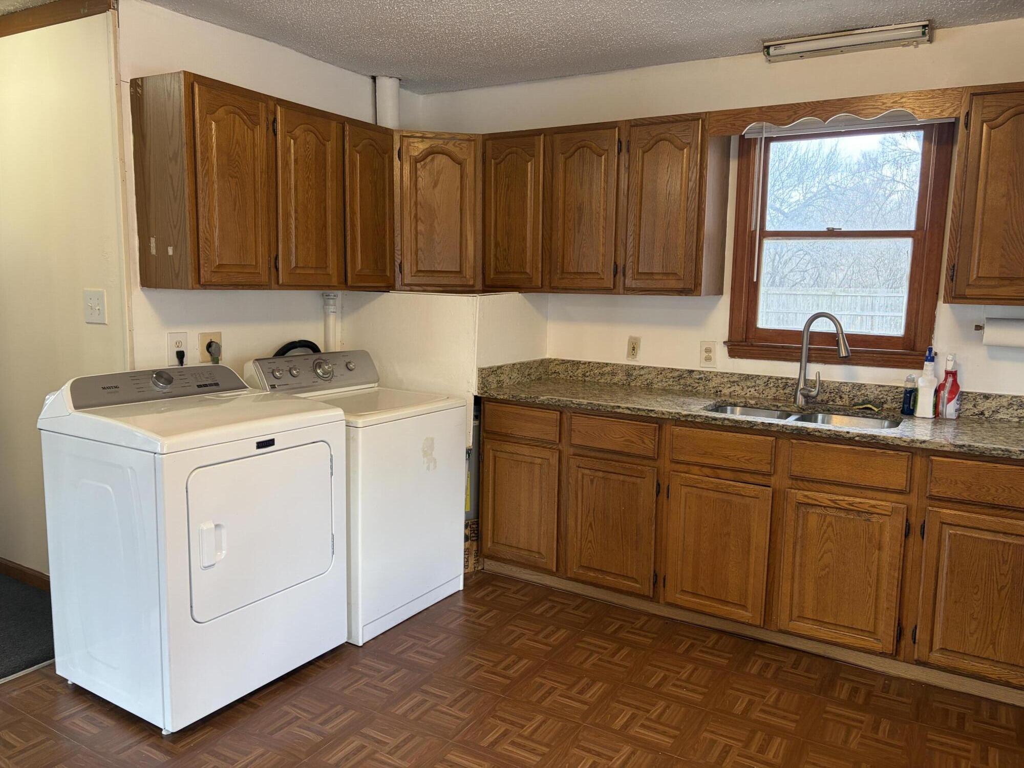 2866 Golfside Road Ann Arbor, MI 48108 - Photo 4 of 15 IMG_2931