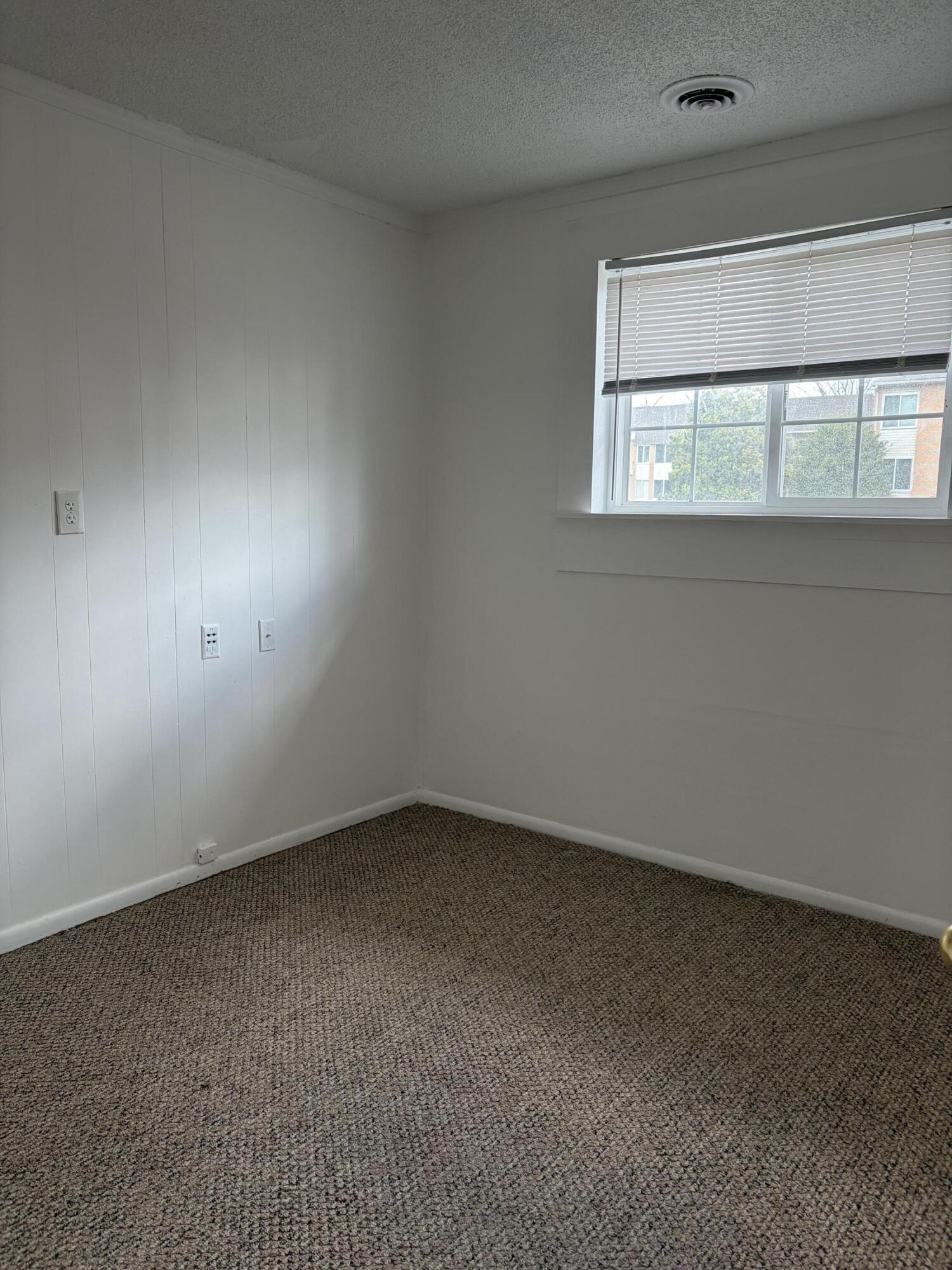 2866 Golfside Road Ann Arbor, MI 48108 - Photo 8 of 15 IMG_2932