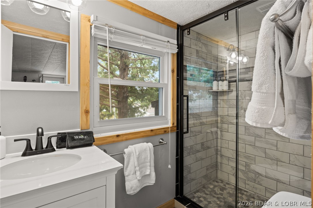 33017 Fairglen Road Sunrise Beach, MO 65079 - Photo 14 of 37