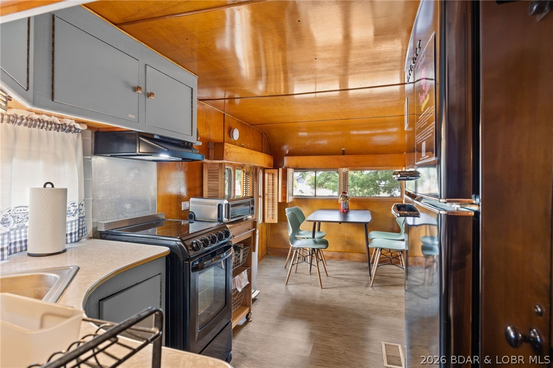 33017 Fairglen Road Sunrise Beach, MO 65079 - Photo 17 of 37