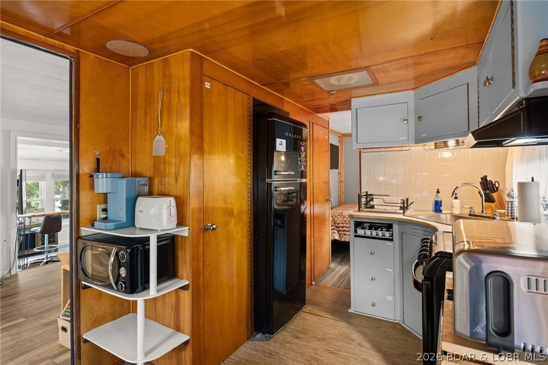 33017 Fairglen Road Sunrise Beach, MO 65079 - Photo 18 of 37