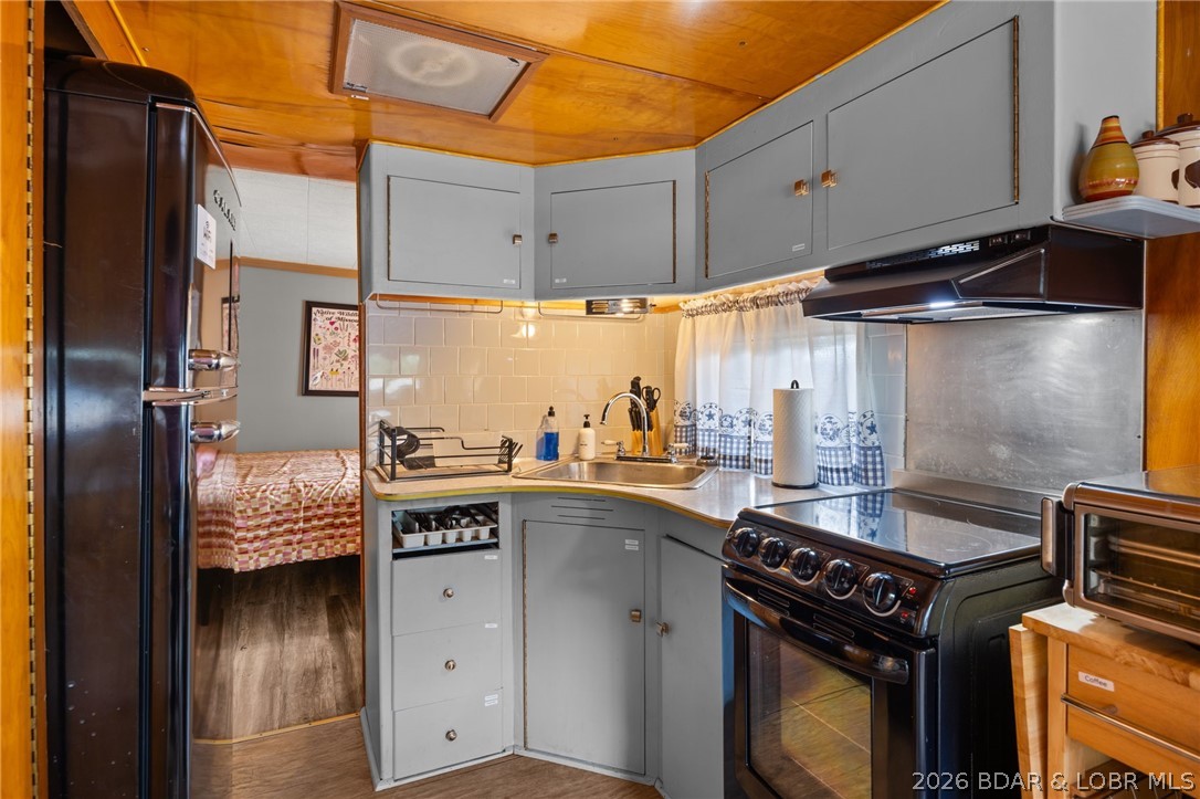 33017 Fairglen Road Sunrise Beach, MO 65079 - Photo 19 of 37