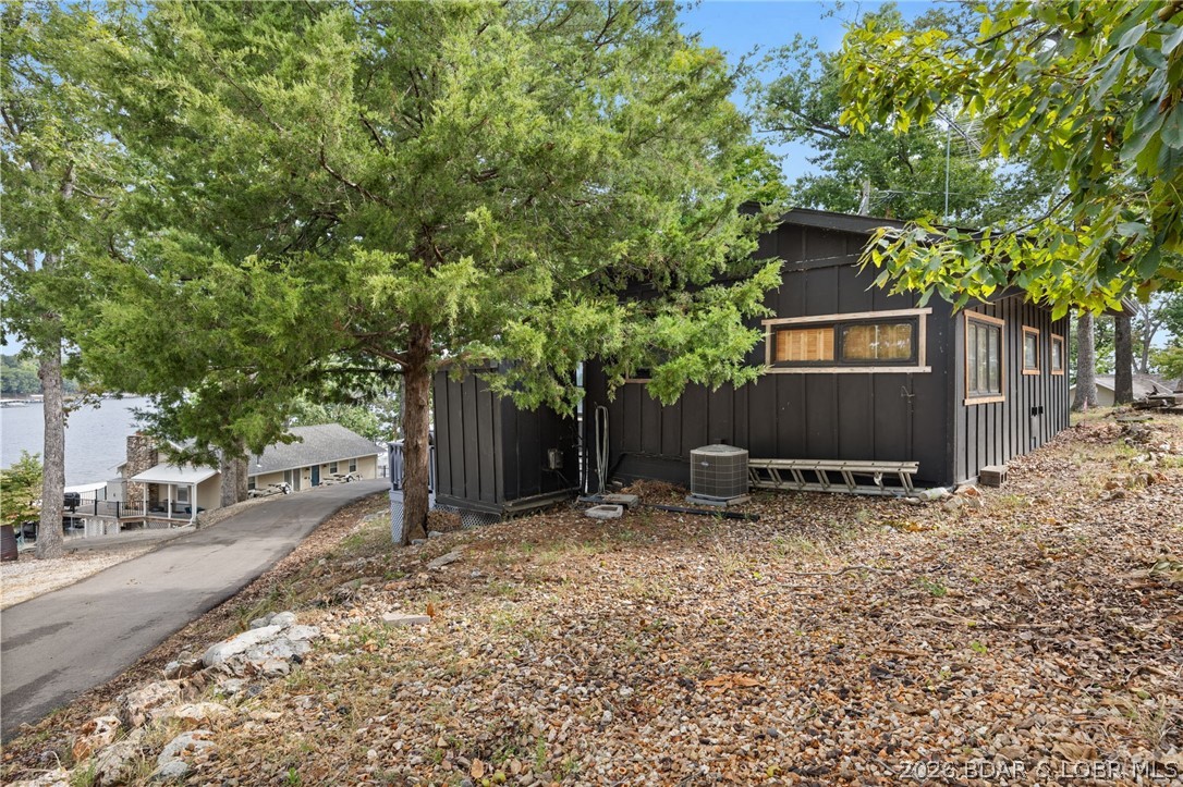 33017 Fairglen Road Sunrise Beach, MO 65079 - Photo 3 of 37