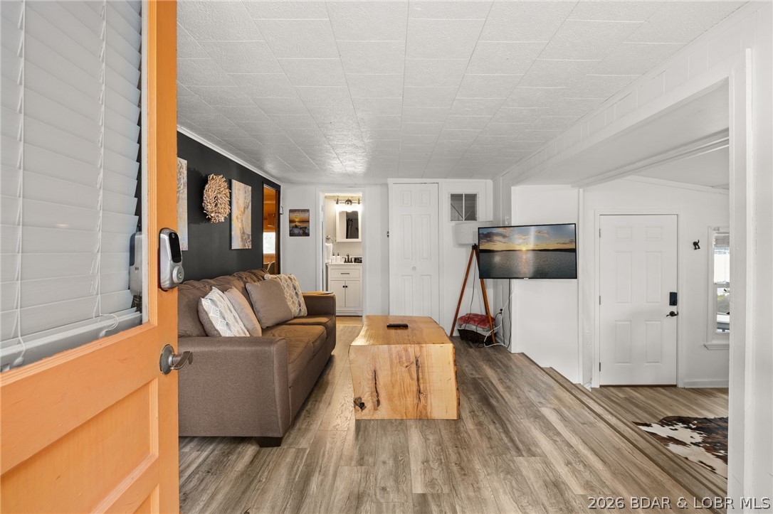 33017 Fairglen Road Sunrise Beach, MO 65079 - Photo 6 of 37