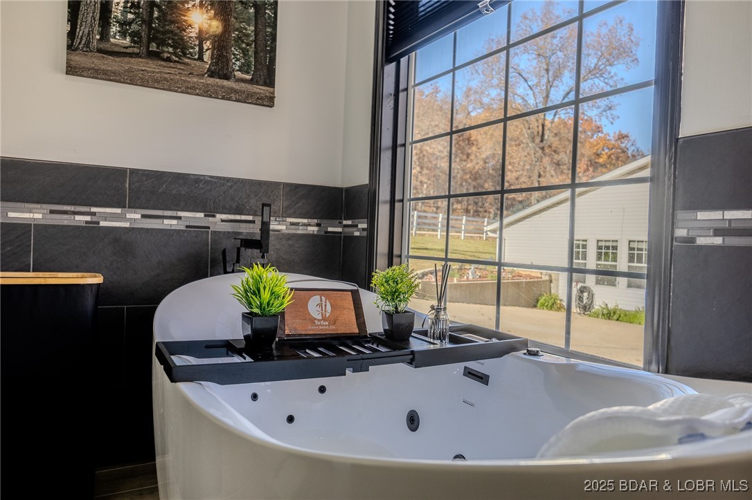 1102 Bear Paw Road Camdenton, MO 65020 - Photo 22 of 67 Master Bath