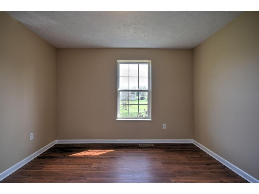 1469 Woods Ridge Road Dandridge, TN 37725 - Photo 14 of 24 Bedroom 3