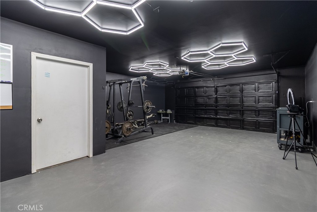 19801 Talihina Road Apple Valley, CA 92307 - Photo 23 of 32 a view of room with gym equipment